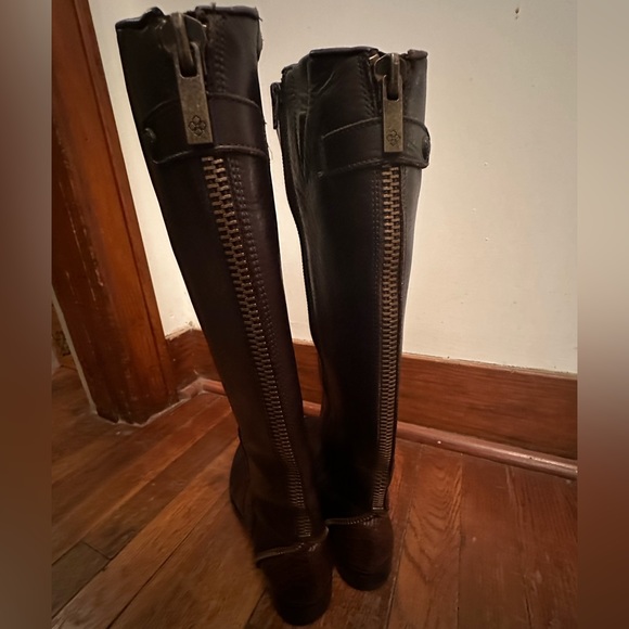 Arturo Chiang Shoes - MAKE AN OFFER! Arturo Chiang Falicity Snake Heel riding boots Brown Leather 7M